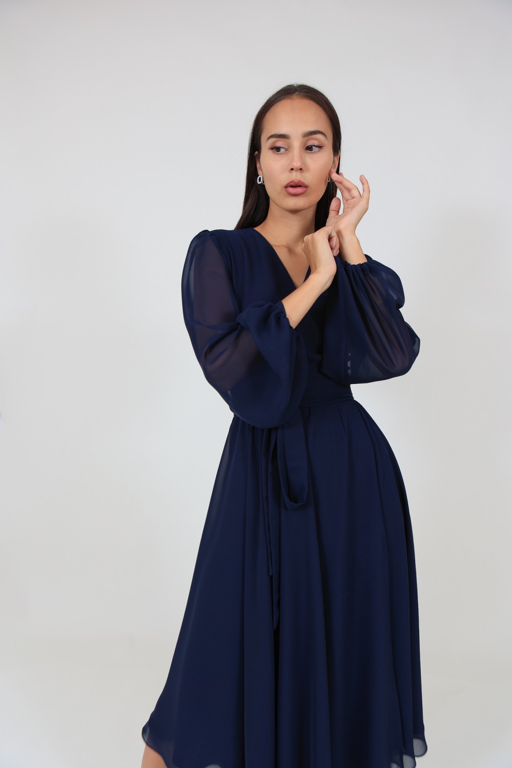 Платье с запахом из шифона миди (темно-синее) - фото