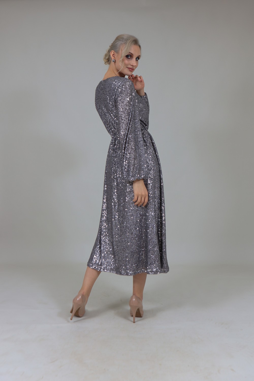  Платье с  пайетками свободного кроя (Серебристое) - фото