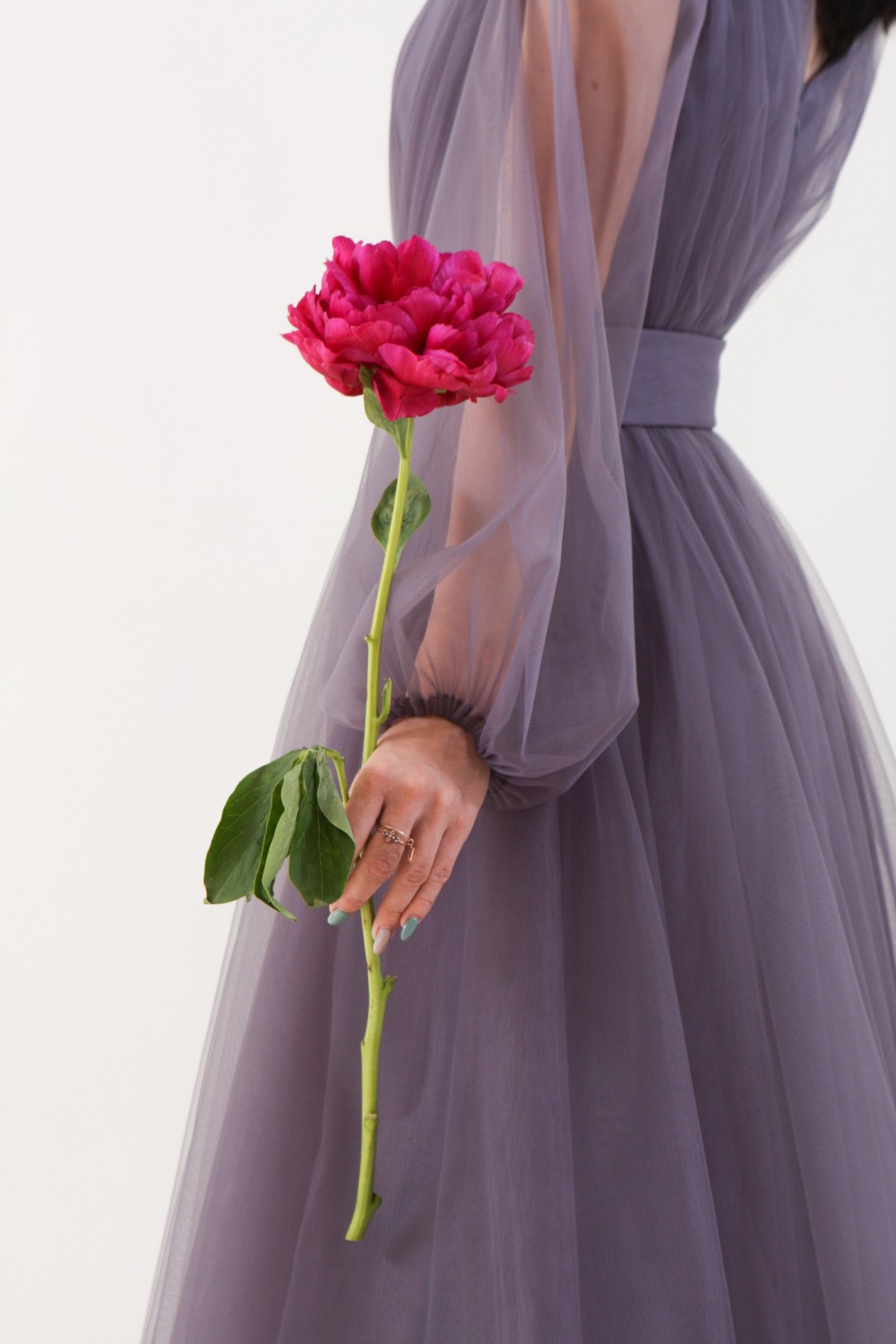 Фатиновое платье  миди (серый) - фото